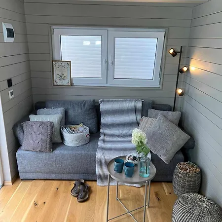 Tiny House - Wolne Emocje Farmház Oborki